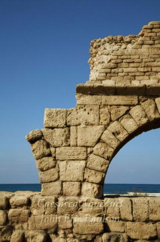 Caesarea_Aqueduct.jpg